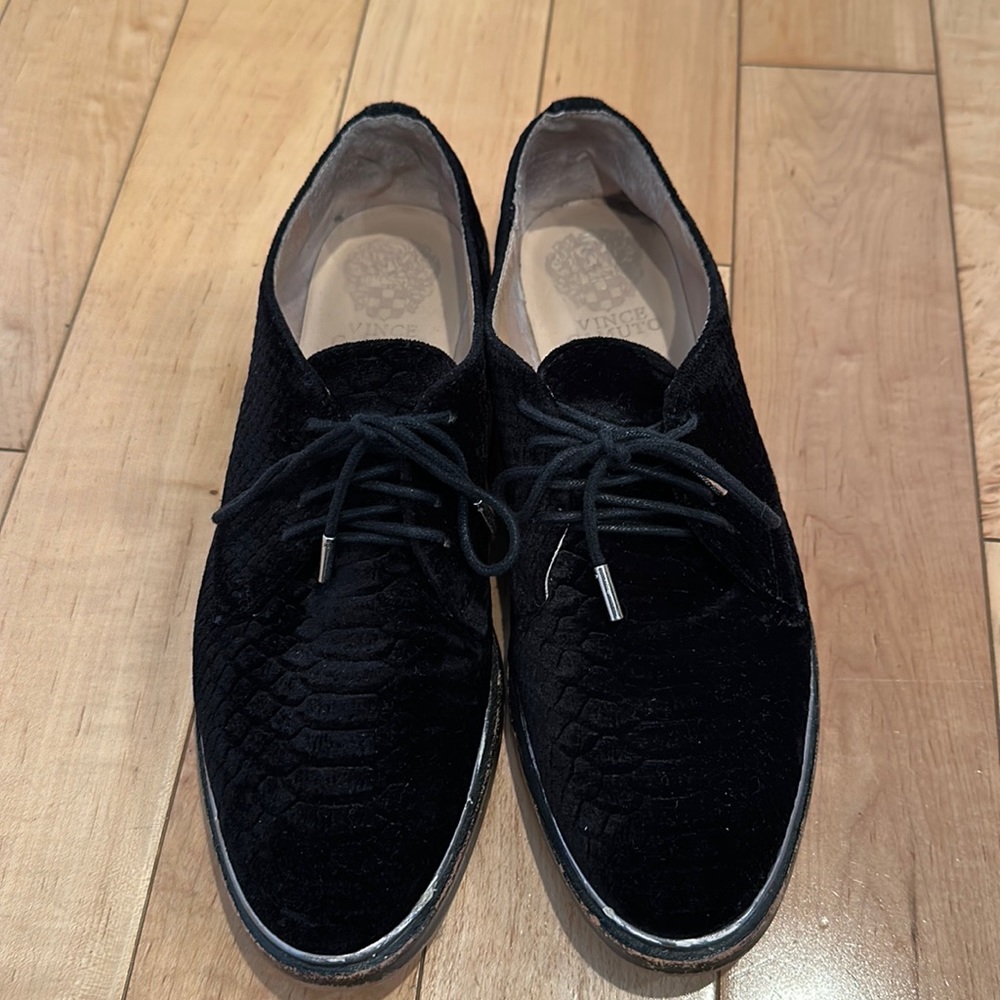 Vince Camuto Oxford Shoes in black velvet